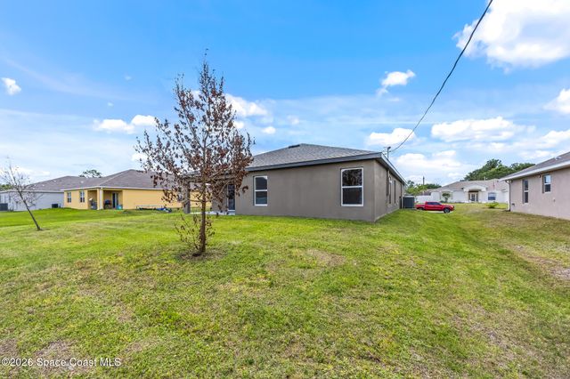 539 Hamwood Street SW, Palm Bay, FL 32908