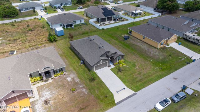 539 Hamwood Street SW, Palm Bay, FL 32908