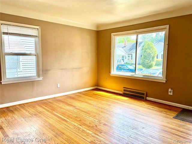 2027 Brockton Avenue, Royal Oak, MI 48067
