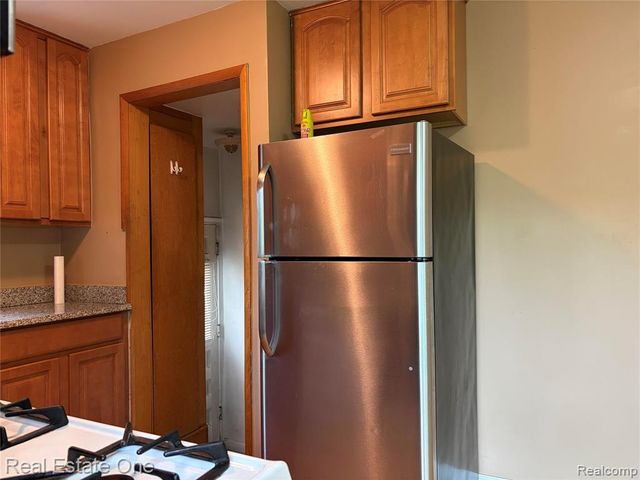 2027 Brockton Avenue, Royal Oak, MI 48067