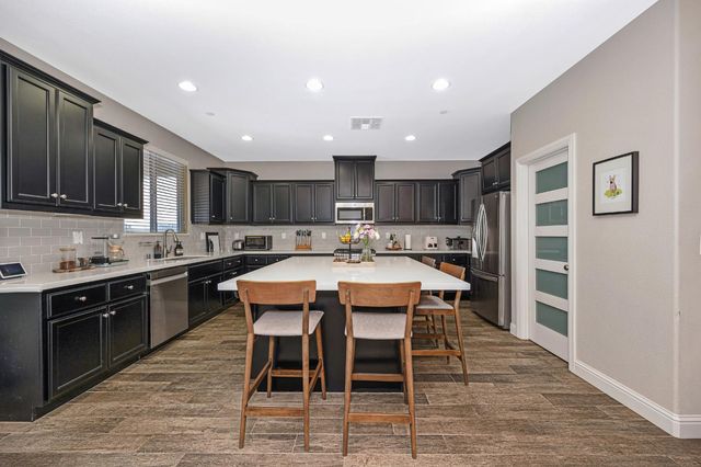 3546 Edington Dr, Rancho Cordova, CA 95742