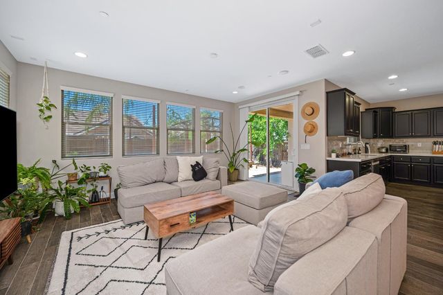 3546 Edington Dr, Rancho Cordova, CA 95742
