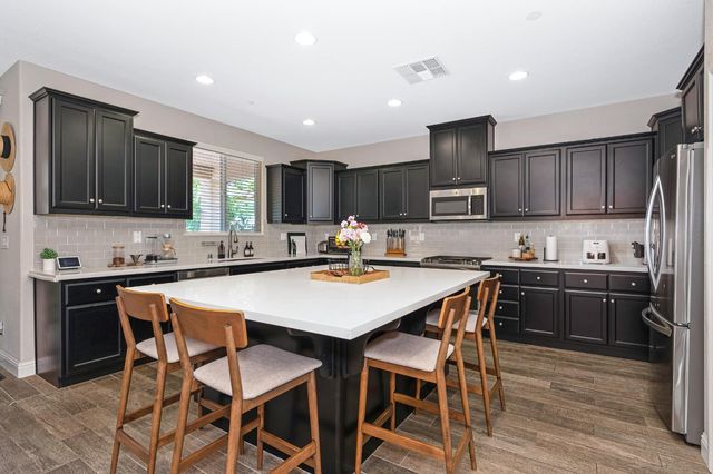 3546 Edington Dr, Rancho Cordova, CA 95742