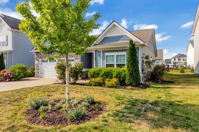 3722 Pelham Wood Dr, Murfreesboro, TN 37128