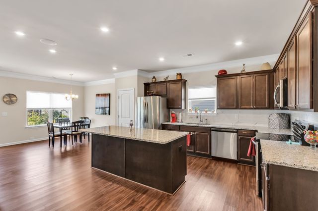 3722 Pelham Wood Dr, Murfreesboro, TN 37128