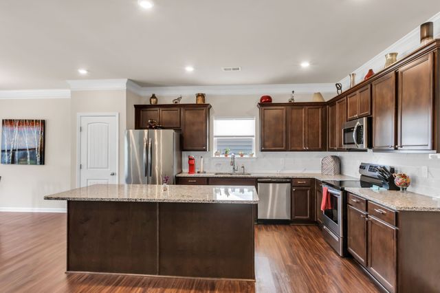 3722 Pelham Wood Dr, Murfreesboro, TN 37128