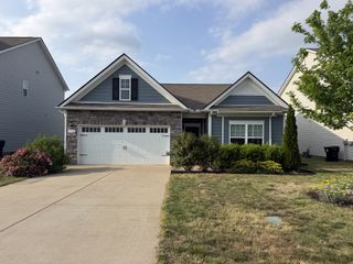 3722 Pelham Wood Dr, Murfreesboro, TN 37128