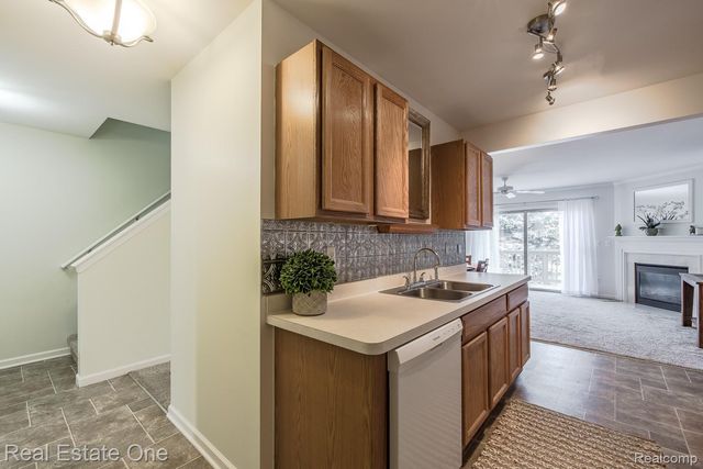 1277 Edelweiss Lane, Waterford Charter Township, MI 48327