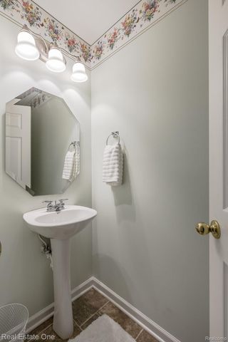 1277 Edelweiss Lane, Waterford Charter Township, MI 48327