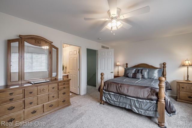 1277 Edelweiss Lane, Waterford Charter Township, MI 48327