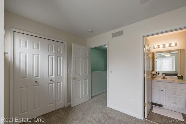 1277 Edelweiss Lane, Waterford Charter Township, MI 48327