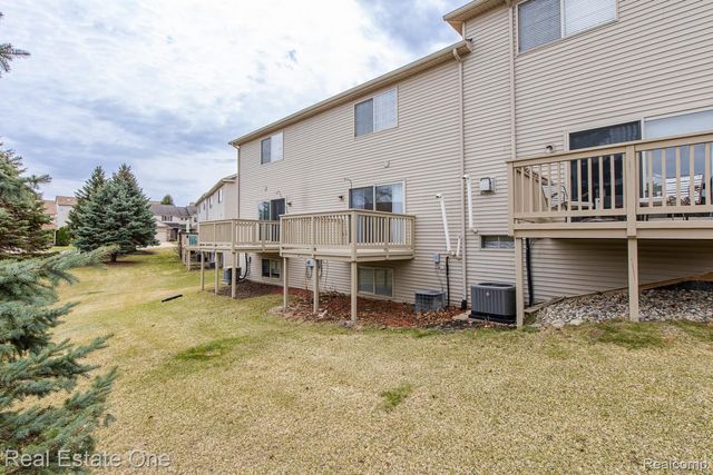 1277 Edelweiss Lane, Waterford Charter Township, MI 48327