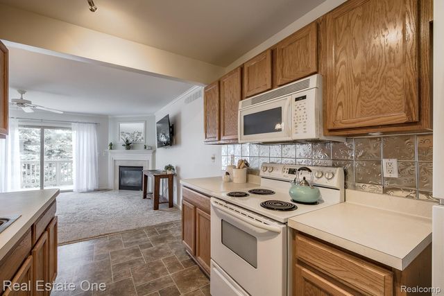 1277 Edelweiss Lane, Waterford Charter Township, MI 48327