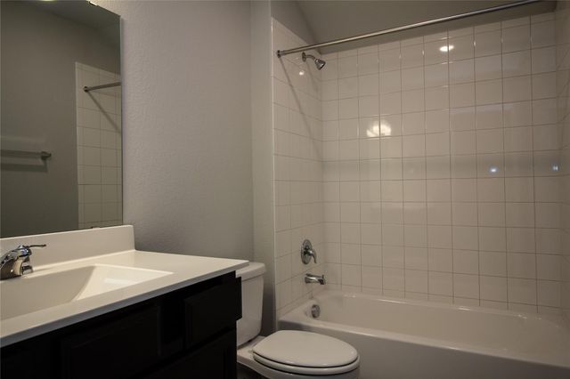 105 Stone fork LN, Hutto, TX 78634