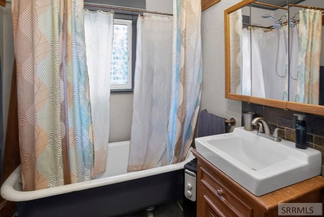 334 S 6th Avenue, Pocatello, ID 83201