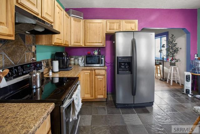 334 S 6th Avenue, Pocatello, ID 83201