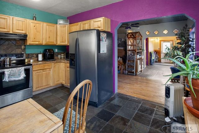 334 S 6th Avenue, Pocatello, ID 83201