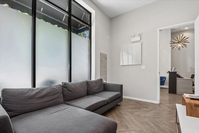 2219-23 W BELMONT Avenue, Chicago, IL 60618