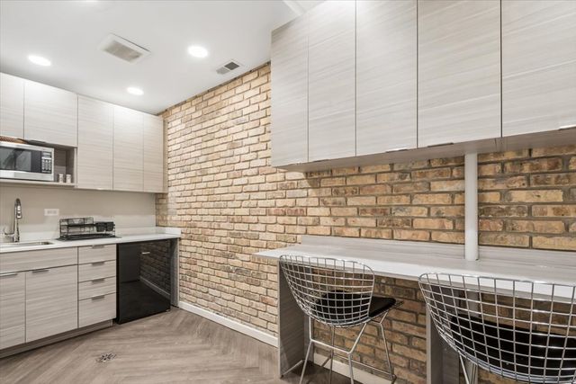 2219-23 W BELMONT Avenue, Chicago, IL 60618