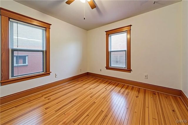 18 Auburn Avenue, Utica, NY 13501