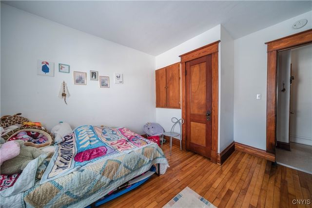 18 Auburn Avenue, Utica, NY 13501