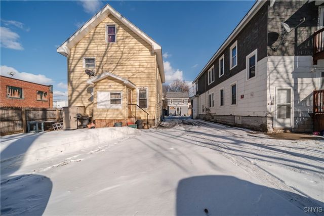 18 Auburn Avenue, Utica, NY 13501