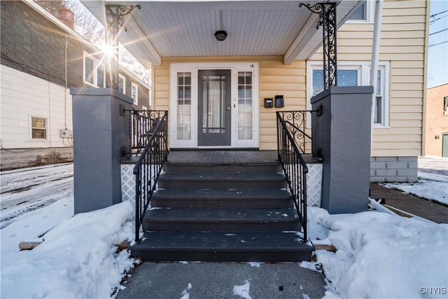 18 Auburn Avenue, Utica, NY 13501