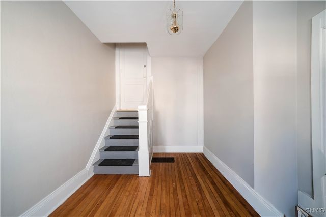 18 Auburn Avenue, Utica, NY 13501