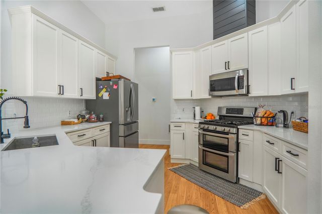 2884 MAJESTIC ISLE DRIVE, Clermont, FL 34711