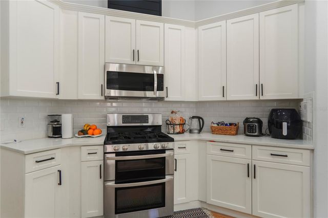 2884 MAJESTIC ISLE DRIVE, Clermont, FL 34711