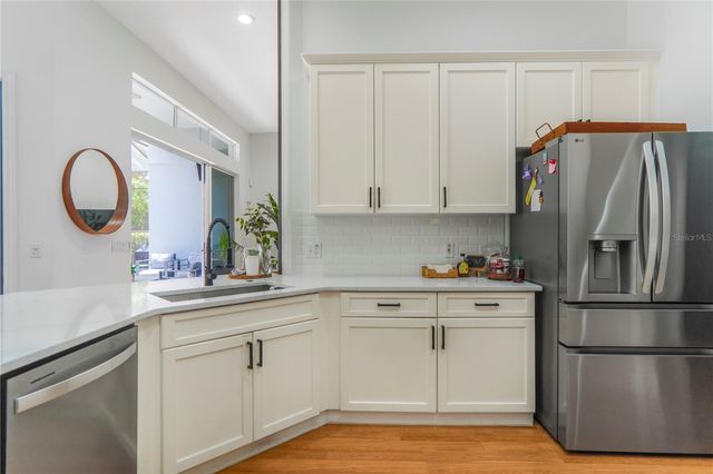 2884 MAJESTIC ISLE DRIVE, Clermont, FL 34711