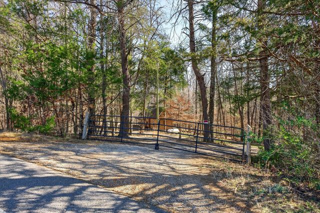 305 Caney Bend Rd, Doyle, TN 38559