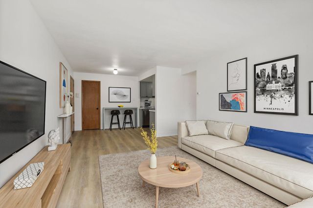 99 E 54th Street 9, Minneapolis, MN 55419