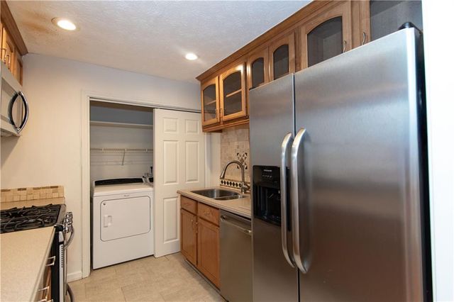 616 Summit North NE Drive 616, Atlanta, GA 30324