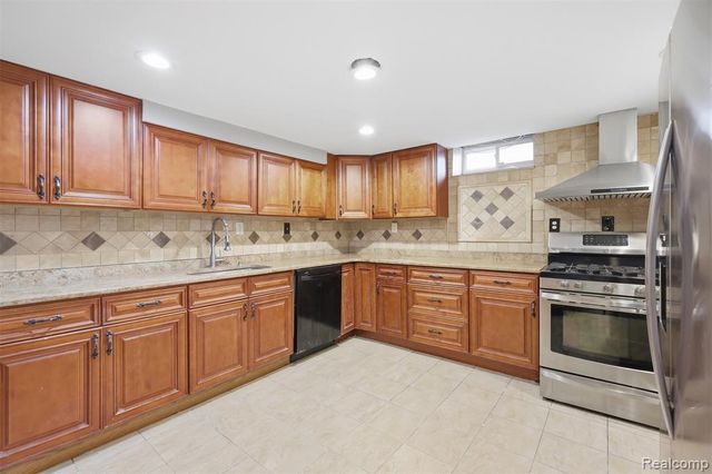 18116 Outer Drive, Dearborn, MI 48128
