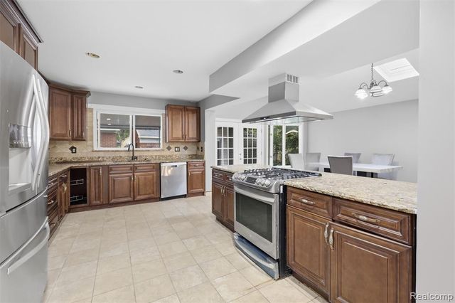 18116 Outer Drive, Dearborn, MI 48128