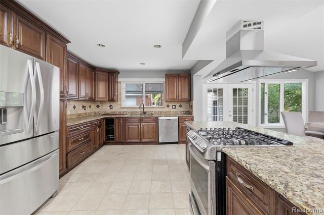 18116 Outer Drive, Dearborn, MI 48128
