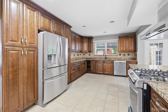 18116 Outer Drive, Dearborn, MI 48128