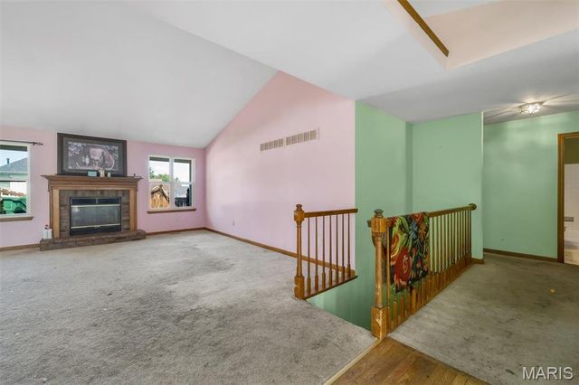 1828 Chateau Du Mont Drive, Florissant, MO 63031