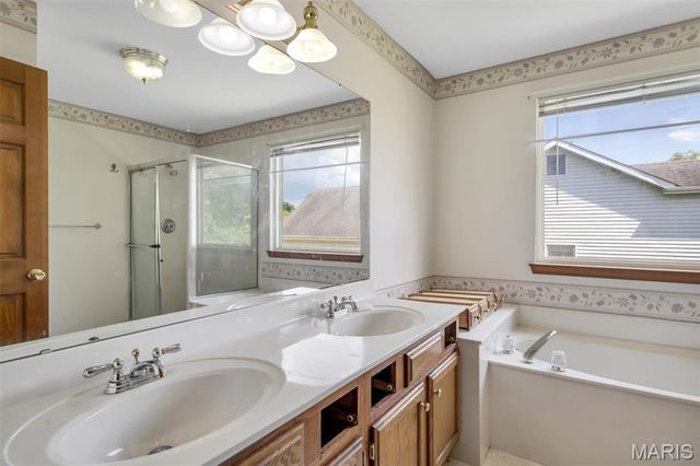 1828 Chateau Du Mont Drive, Florissant, MO 63031