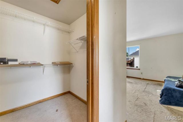 1828 Chateau Du Mont Drive, Florissant, MO 63031
