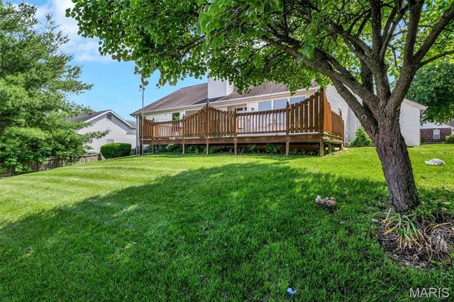 1828 Chateau Du Mont Drive, Florissant, MO 63031