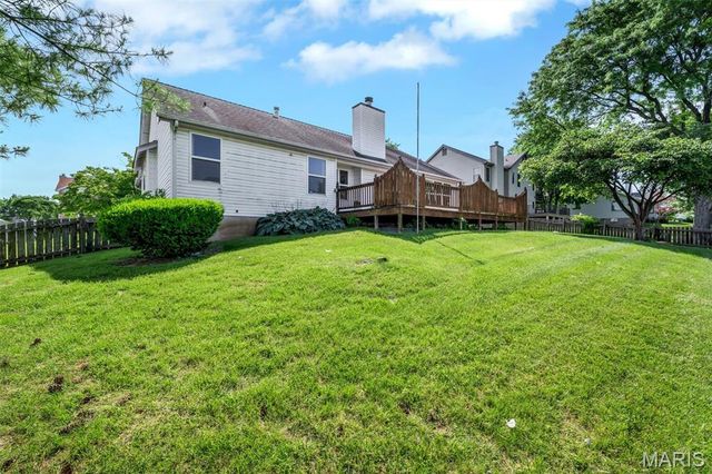 1828 Chateau Du Mont Drive, Florissant, MO 63031