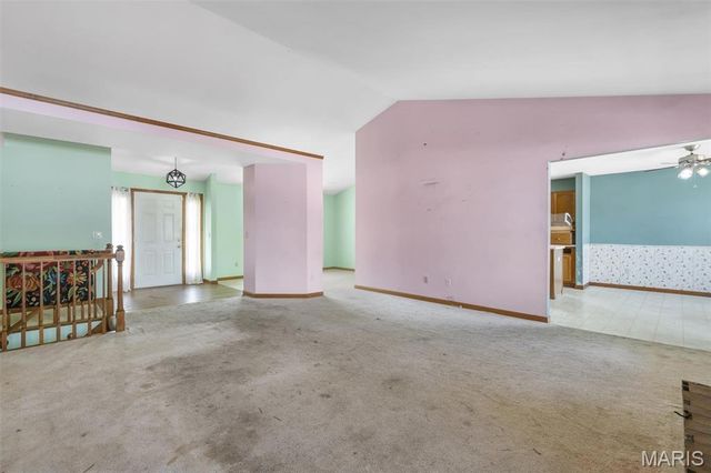 1828 Chateau Du Mont Drive, Florissant, MO 63031