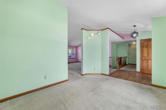 1828 Chateau Du Mont Drive, Florissant, MO 63031