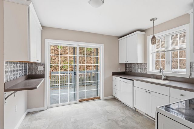 254 Front Street, Manchester, NH 03102