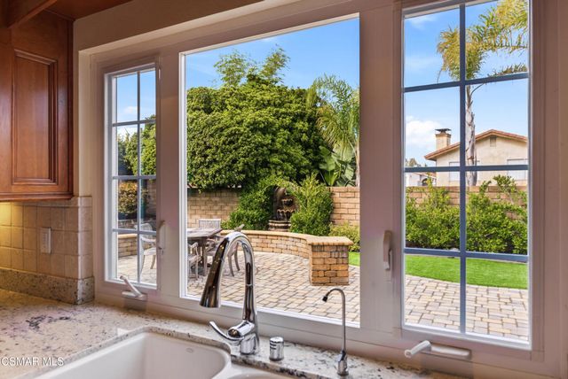 3883 Calle Buena Vista, Newbury Park, CA 91320