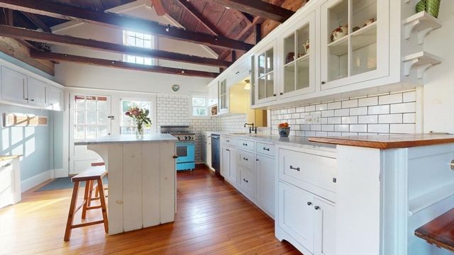 231 Mill Ln, Yarmouth, MA 02664