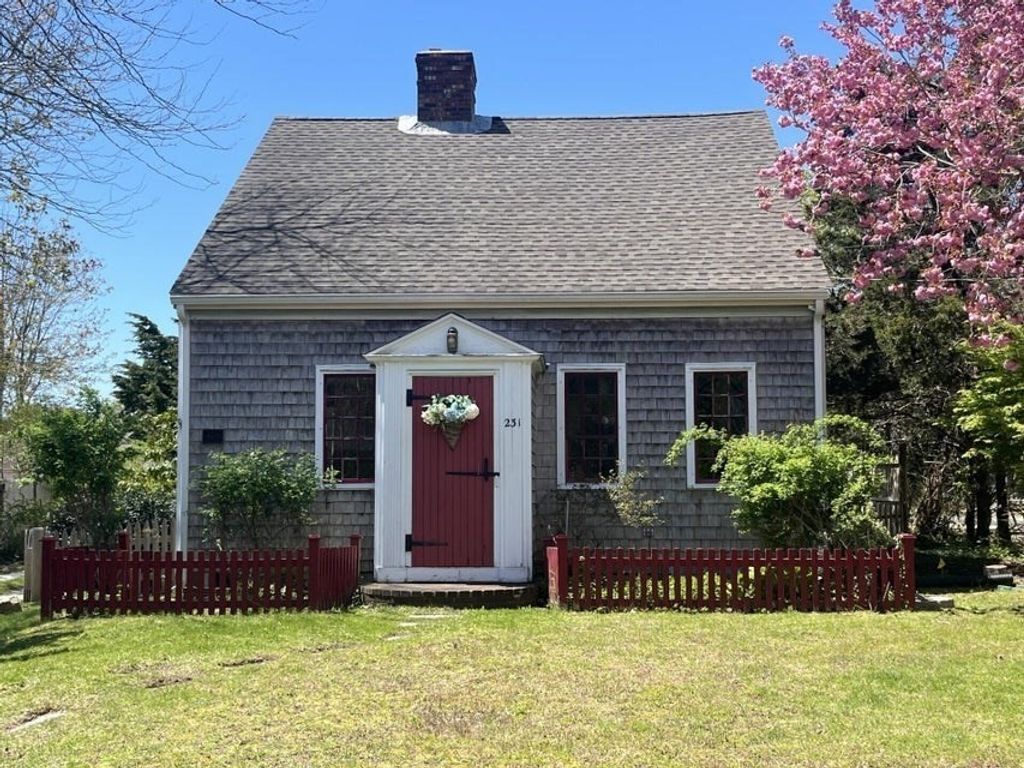 231 Mill Ln, Yarmouth, MA 02664