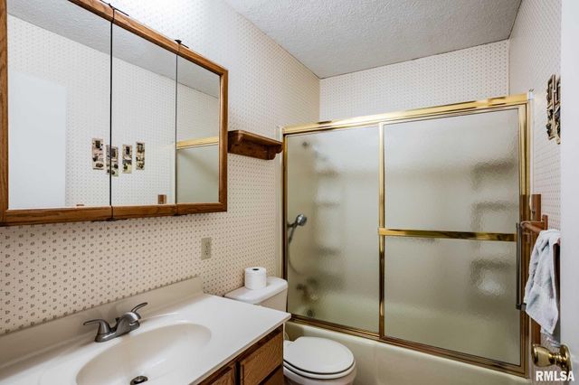 109 Weisbrook Lane, Carterville, IL 62918